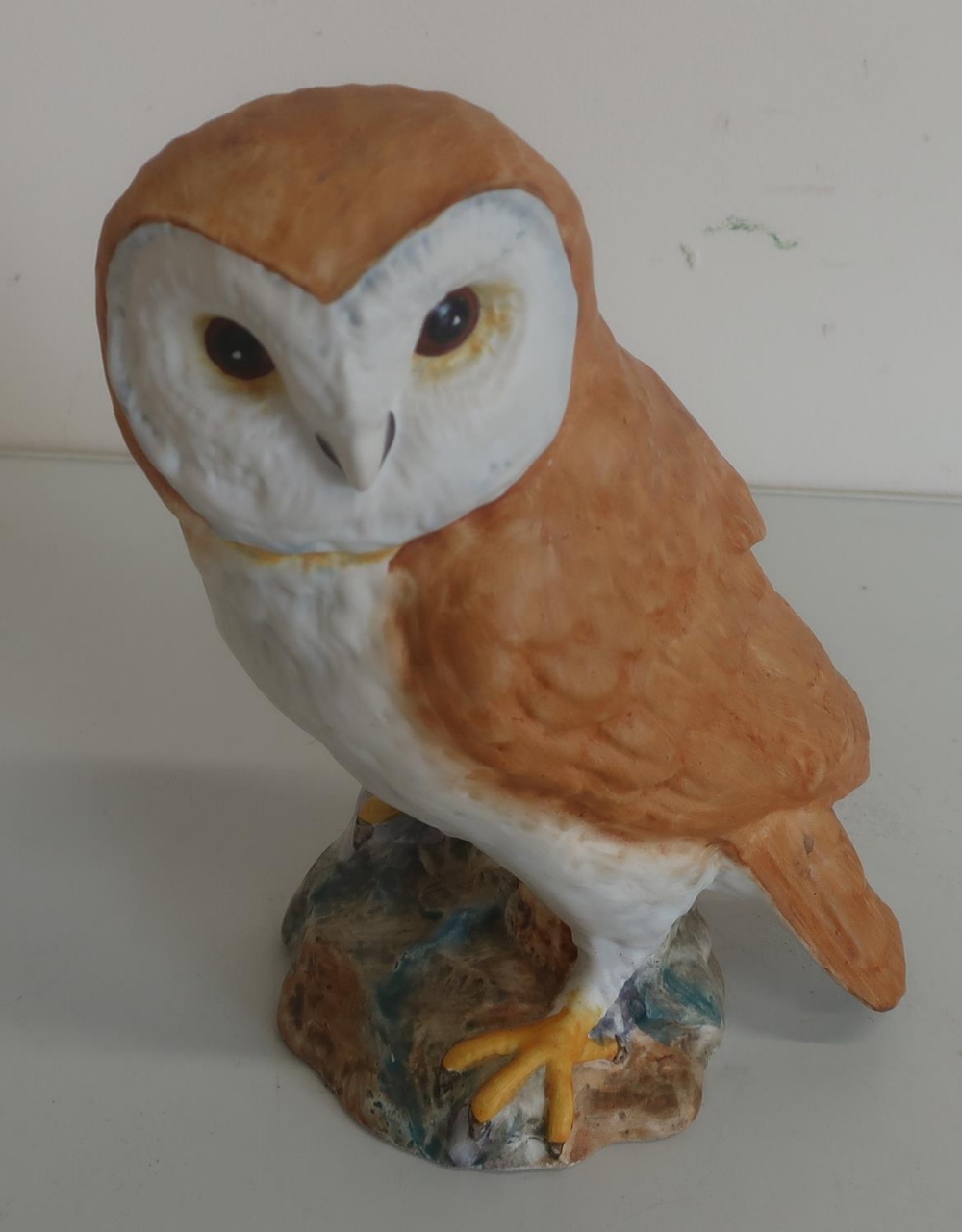 Large matt finish Beswick Barn owl, No. 1046 (18cm high)