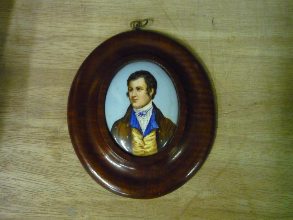 Mahogany framed oval porcelain miniature of Robert Burns (14cm x 12cm including frame)