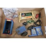 Box of various O gauge railway accessories including Hornby series Meccano, work shed, advertising