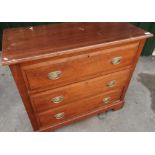 Victorian walnut chest of three drawers with bracket feet (100cm x 48cm x 87cm)