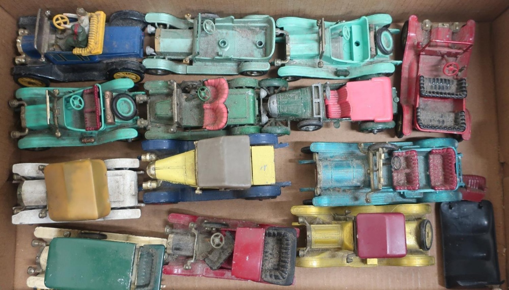 Collection of Matchbox models of a Yesteryear, other die-cast veteran cars, in one box