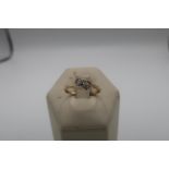 Unmarked high grade white stone ring (tested 22 - 24ct) (1.4g)