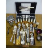 Selection of various silver plated cutlery, Kings Pattern fish servers, Masons and silver plated