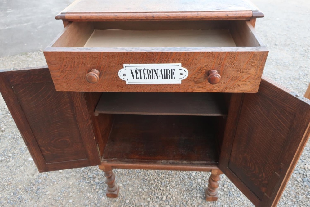 Early 20th C oak Veterinary cabinet with single drawer above two cupboard doors, on barley twist - Image 2 of 2