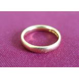 22ct gold hallmarked wedding band, 4.5 grams