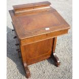 Victorian figured walnut Davenport desk, tooled leather slope writing surface above four drawers (