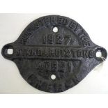 Cast iron LNER wagon plate, 1927 standard two tonne 40521 LNER-R (width 52.5cm)