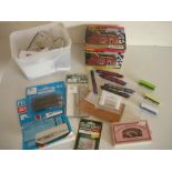 Quantity of N gauge scenic accessories, including a Langley Miniature Model Lattice Footbridge,