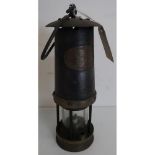 John Davis, Davis-Kirkby & Son, Approved Type No. 2 miners safety lamp, No. P89 (28cm)