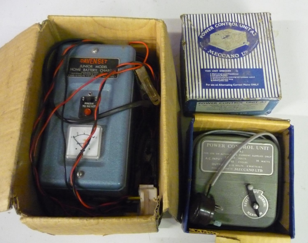 Meccano A2 power control unit in original box and packaging; Davenset junior home battery charger (