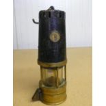 Richard Johnson of Clapham brass and steel miners lamp, retailed by Wilks Bros Sheffield (23cm)