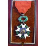 Cased Legion D'honneur officers medal