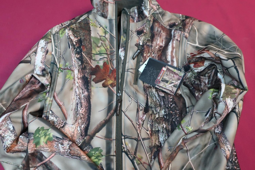 As new ex shop stock Deer Hunter Real Tree shooting jacket,