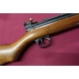 Crosman 2260 .22 C02 air rifle with bolt type load