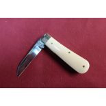 Single bladed pocket knife with ivory grips and working back detail