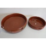 Two glazed stoneware cooking bowls (diameter 31cm and 44cm)