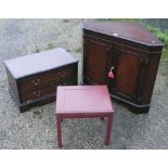 Mahogany floor standing corner unit enclosed by two panelled cupboard doors, mahogany effect