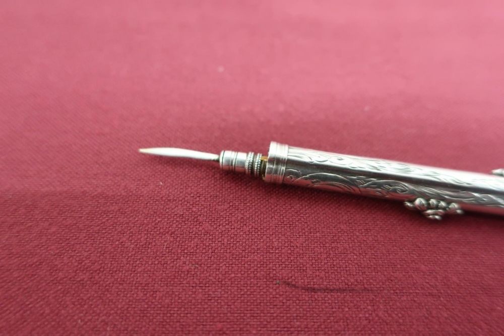 Unmarked silver Edwardian toothpick and pen push, with engraved decoration (length 8cm) - Image 2 of 3
