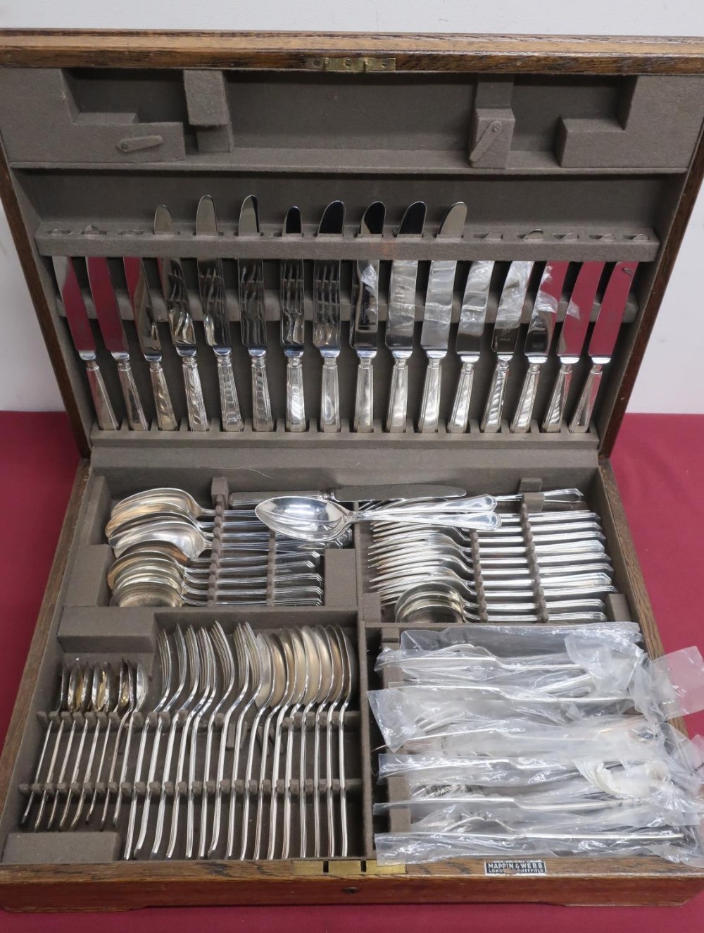 Oak canteen of Mappin & Webb cutlery, approx 72pcs