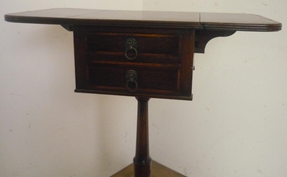 Small Geo. III style cross banded mahogany tripod Pembroke table, reeded top above two small drawers - Image 3 of 5