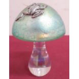 Ditchfield glass type mushroom, the green iridescent top set with a frog on clear stem (H11cm)