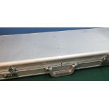 Aluminium flight type rifle case with padded interior (length 135cm)