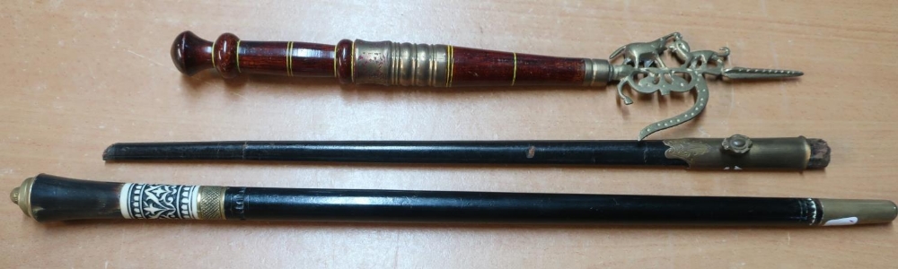 Early 20th C Indian ebonised swagger type cane with carved horn and bone grip and lions head pommel, - Image 2 of 6