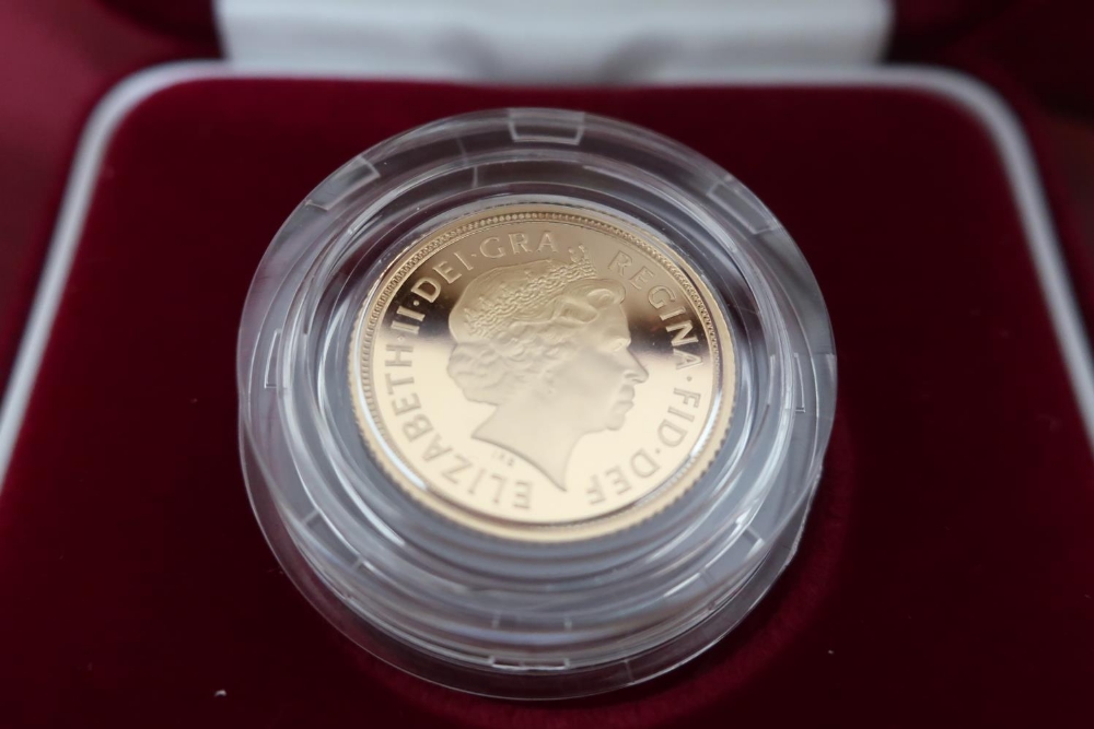 QEll UK Royal Mint gold proof half Sovereign 2004, in plastic case, display case and box with COA - Image 3 of 3