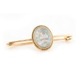 Property of a lady - an unusual late 19th / early 20th century 18ct yellow gold Essex crystal or