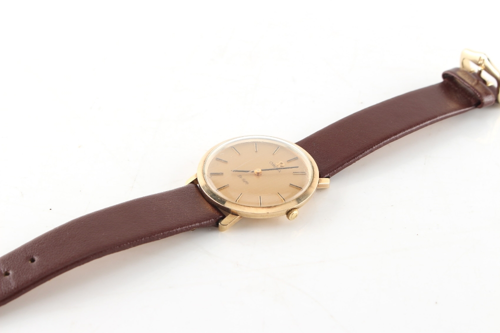 Property of a gentleman - a gentleman's Omega De Ville 9ct gold cased wristwatch, on brown leather - Image 2 of 3