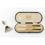 Property of a lady - New Zealand interest - a pair of Edwardian silver butter knives with nephrite