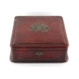 Property of a lady - a good quality early 20th century leather jewellery box, with buttoned padded