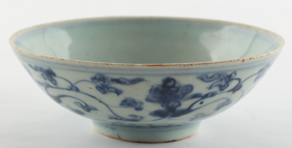 Property of a lady - an 18th century Chinese blue & white bowl, painted with flowers & shrubs - Image 6 of 6