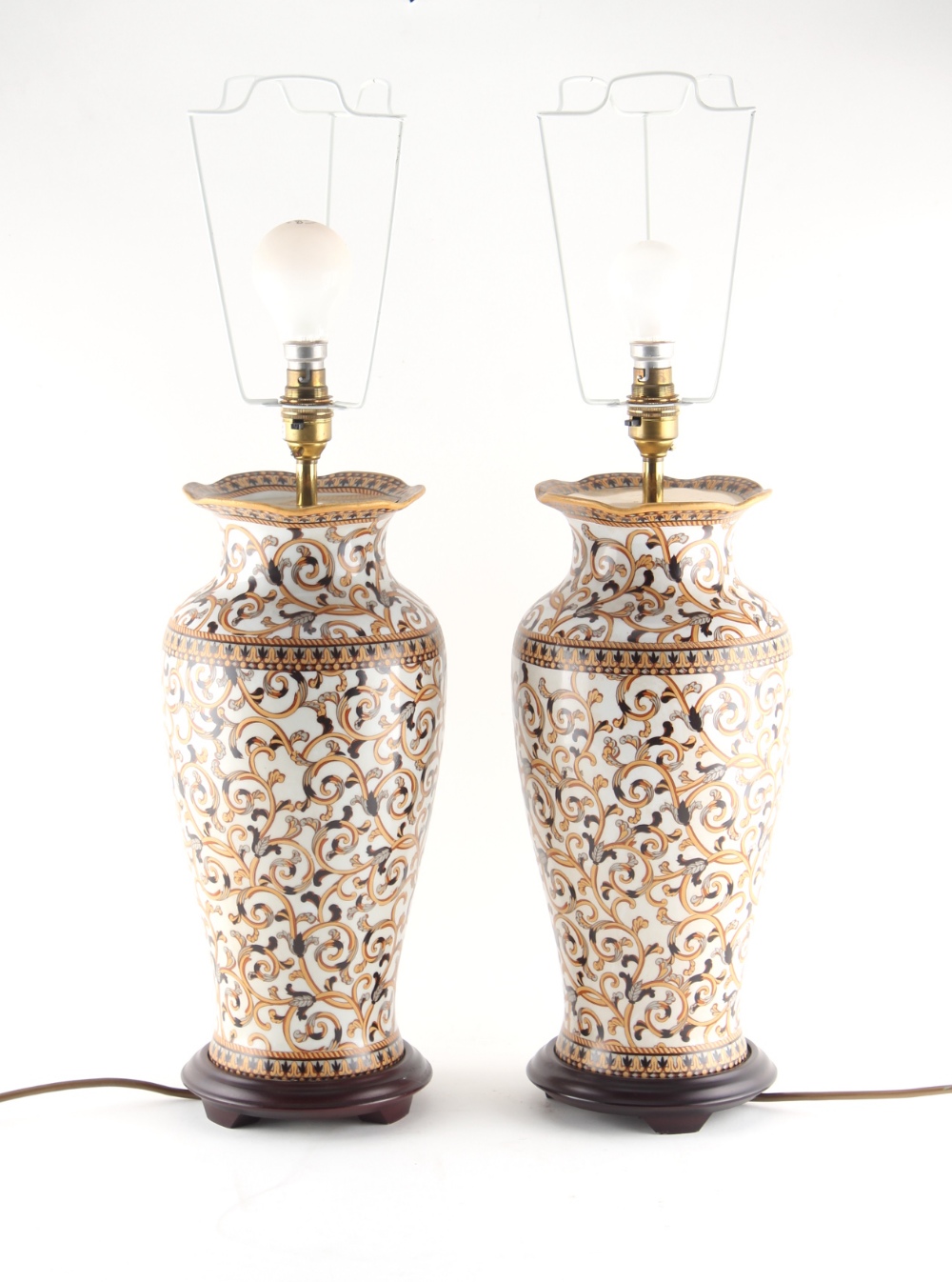 Property of a deceased estate - a pair of modern porcelain table lamps in the maiolica style, with