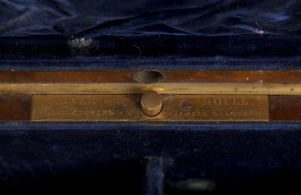 Property of a lady - a good quality 19th century burr walnut toiletry box by Ortner & Houle, St - Image 4 of 4