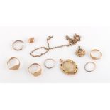 Property of a deceased estate - a quantity of scrap gold & yellow metal jewellery, most marked