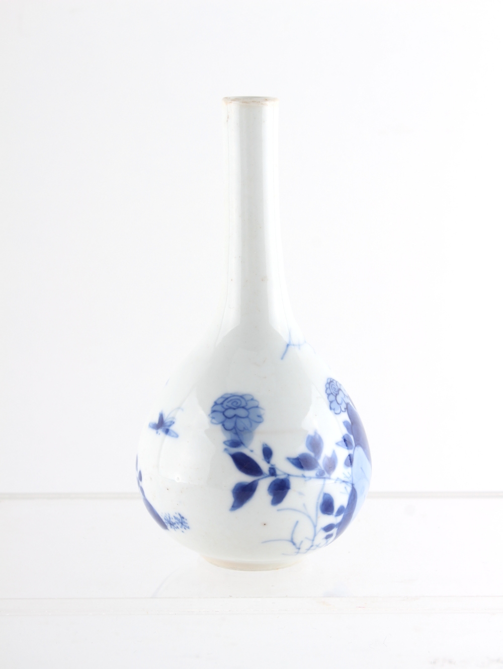 Property of a lady - a Chinese blue & white bottle vase, Kangxi period (1662-1722), painted with - Image 4 of 5