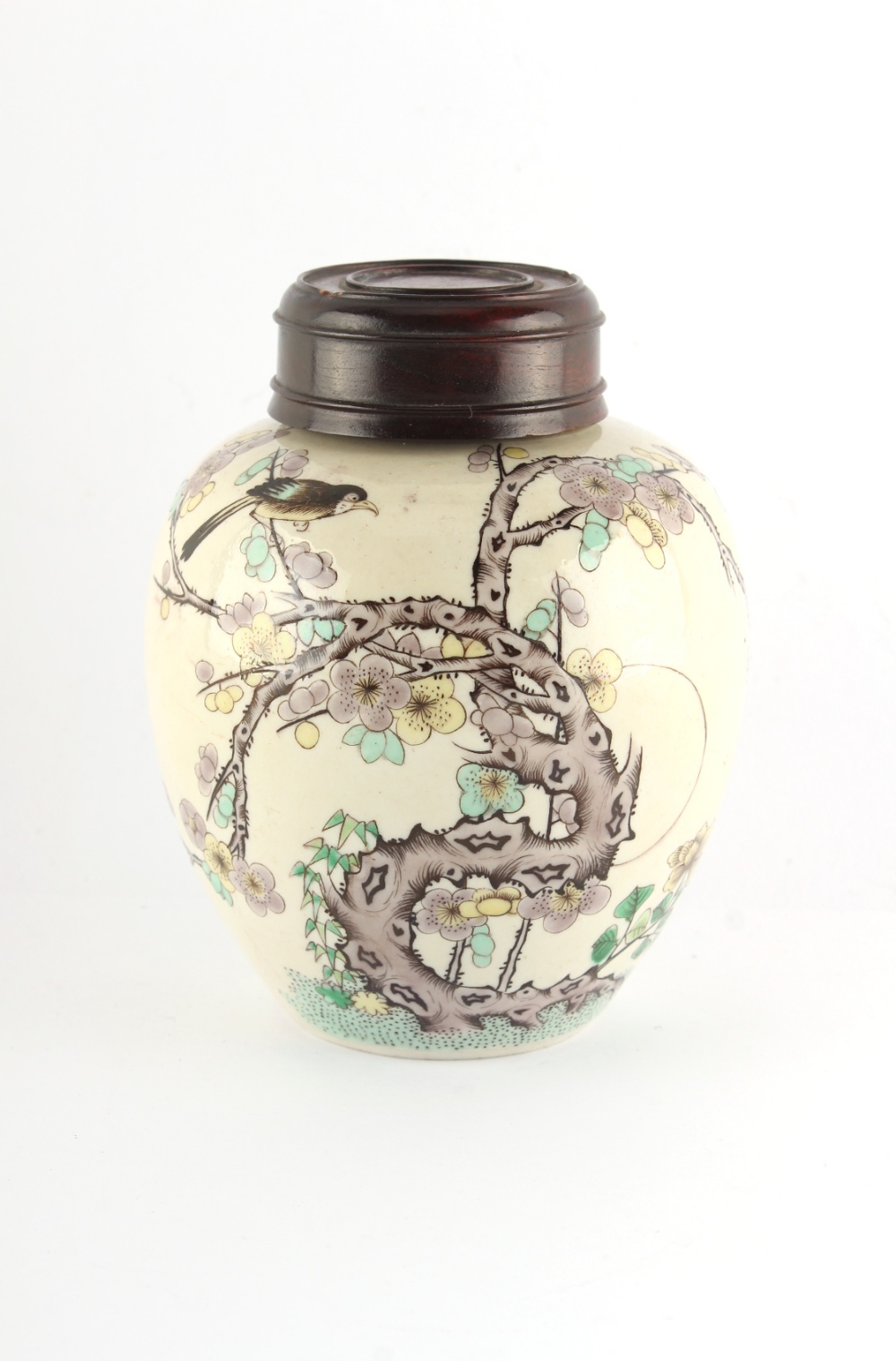 Property of a lady, a private collection formed in the 1980's and 1990's - a small Chinese famille - Image 2 of 5