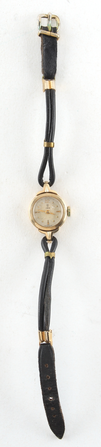 Property of a lady - a lady's Tudor 10ct gold cased wristwatch, the mechanical movement with 17