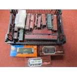 Seventeen Items 'HO' Gauge Continental Outline Rolling Stock, boxed/unboxed, by Roco, Liliput,