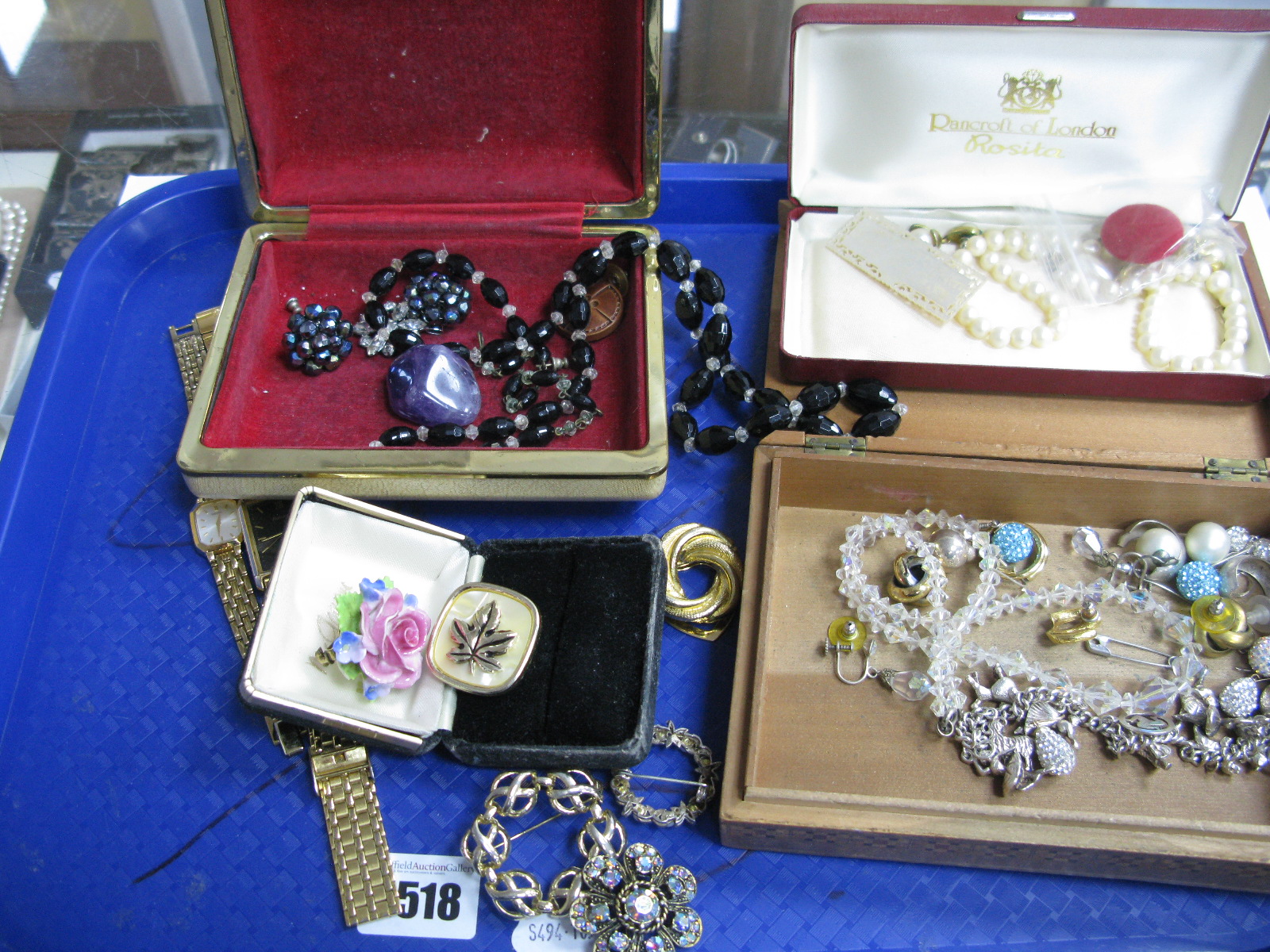 A Small Mixed Lot of Assorted Costume Jewellery, including imitation pearl bead necklace, similar