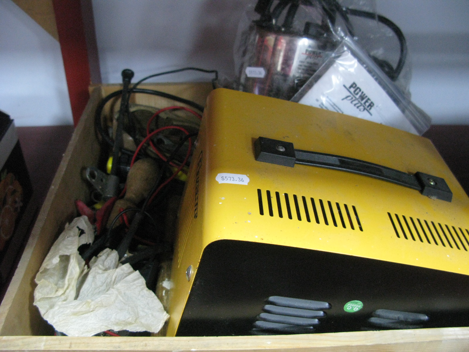 Giant GZL 15 12v-24v Battery Charger, tools; a Power Plus submersible water pump, POW 675.