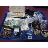 A Mixed Lot of Assorted Costume Jewellery, including ornate brooches, vintage style and later bead