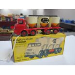 An Original Budgie Models No. 288 - 'Bulk Flour Tanker', with windows, red cab and chassis,