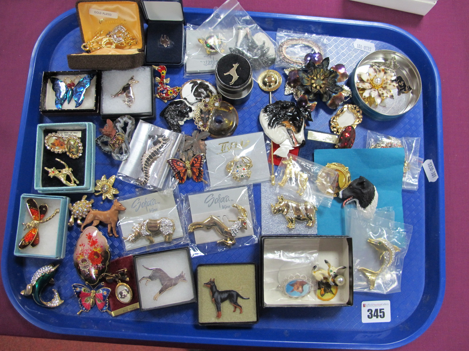 A Variety of Assorted Costume Brooches, including ornate animals, birds, butterflies, etc:- One