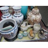 A Pair of Franklin Mint Porcelain Chinese Vases and Matching Bowl, each on plinth, Chinese table