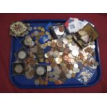 A Mixed Collection of G.B. and Overseas Coins, including commemorative crowns, Spain 200 Pstas 1992,