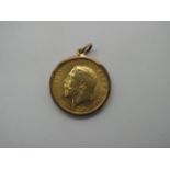 George V Sovereign, 1913, loose set within pendant mount (9.2g).