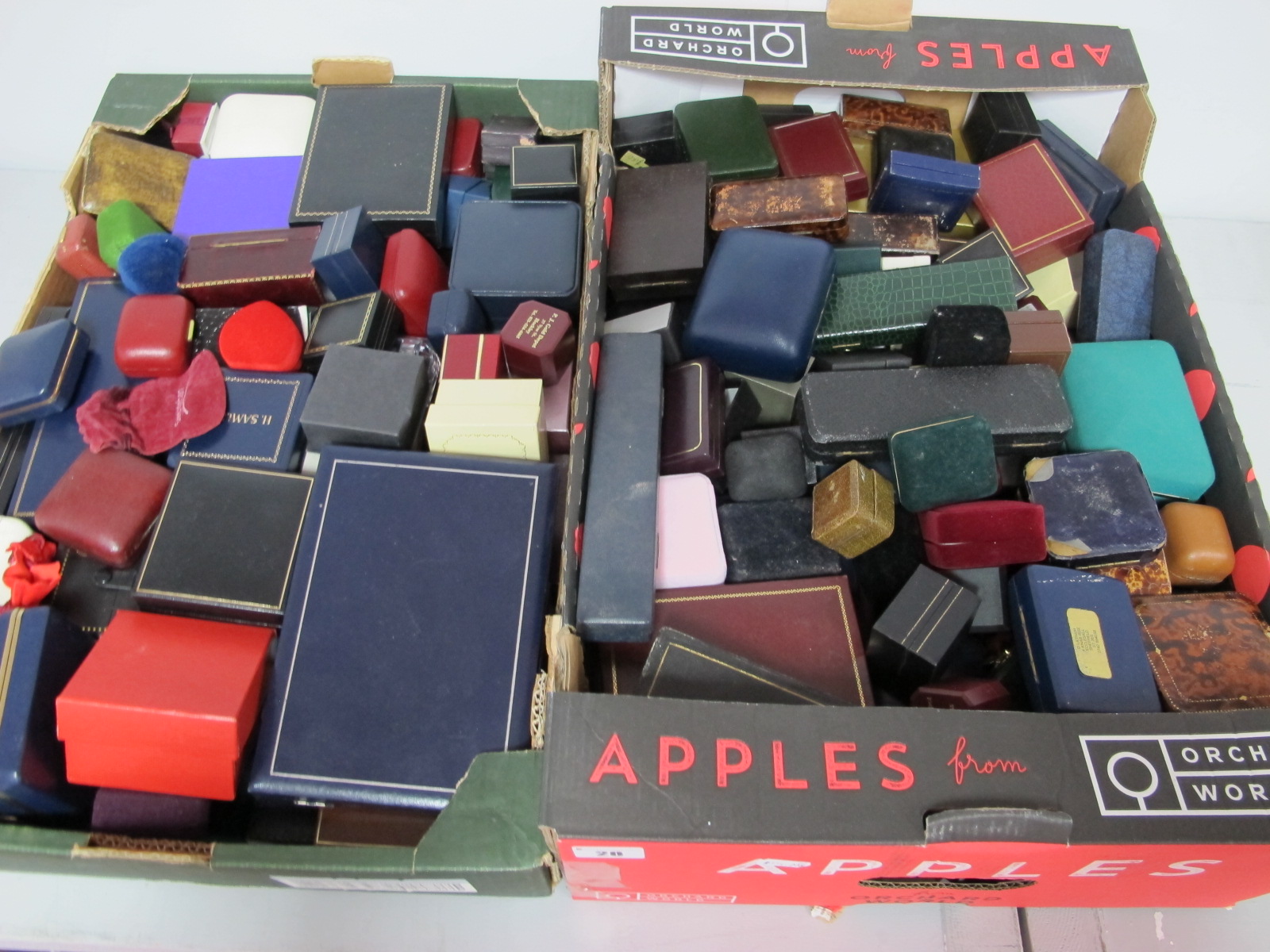 A Quantity of Vintage and Later Empty Jewellery Boxes, et:- Two Trays