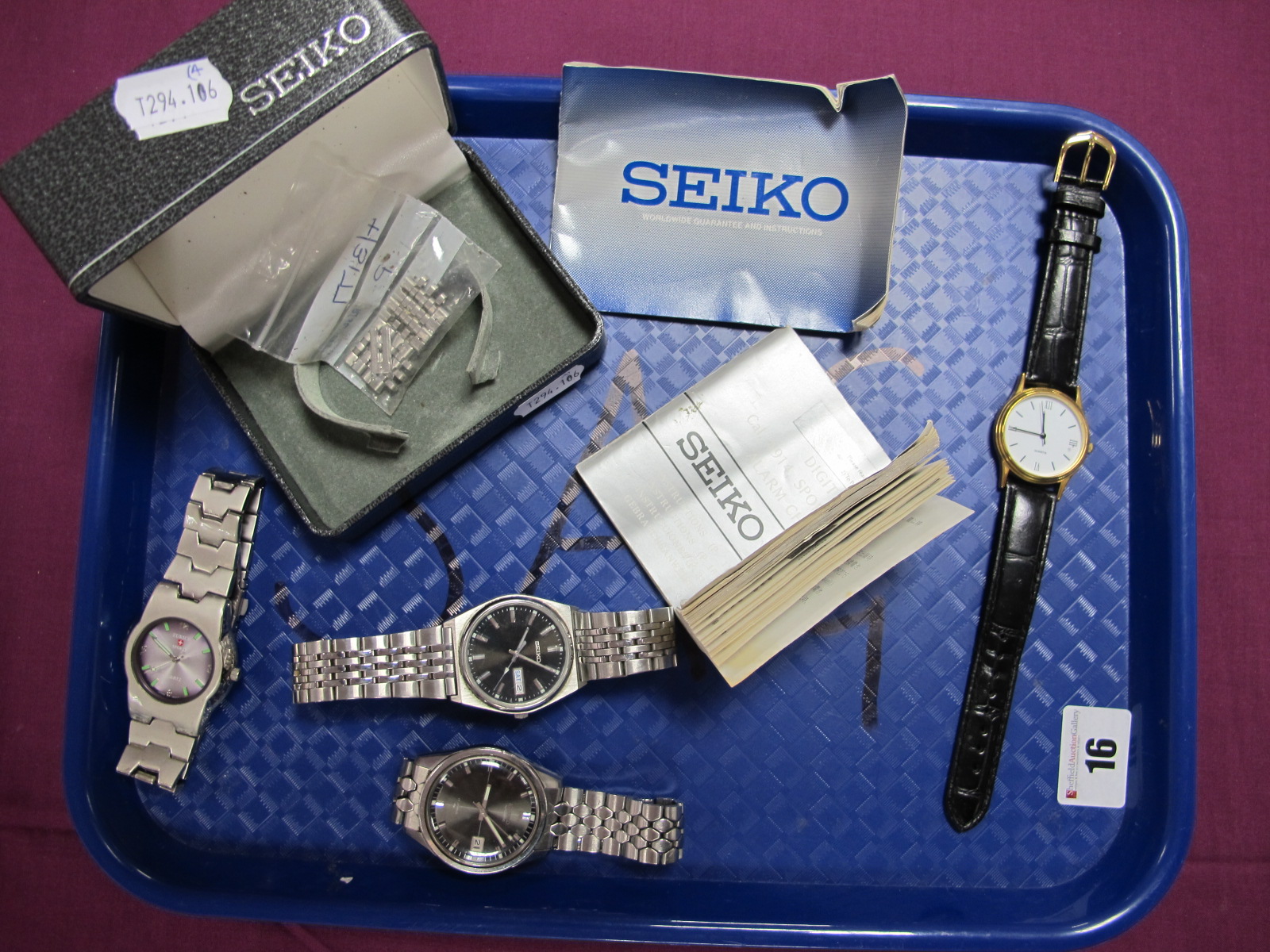 A Small Selection of Gent's Modern Wristwatches, including two Seiko wristwatches, a Zurich